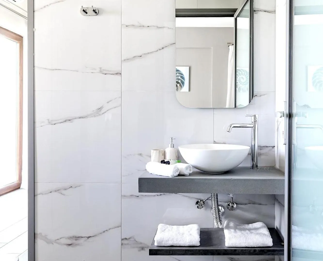 Petradi Luxury Apartments Nea Roda